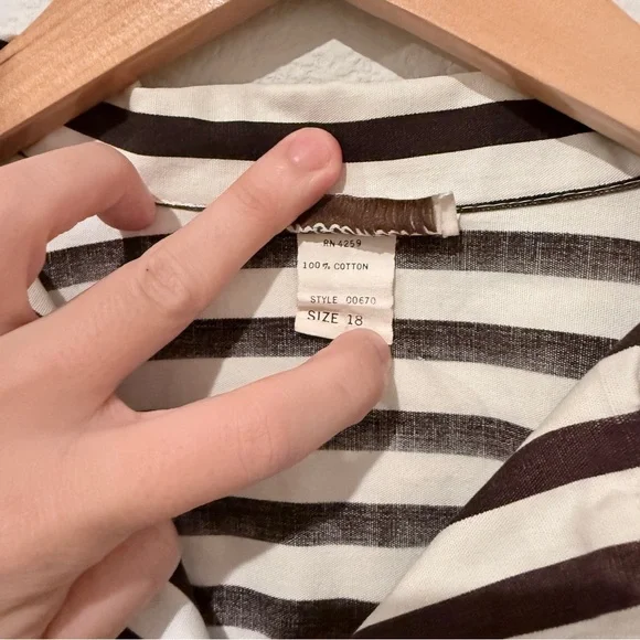 Boutique Oversized Boxy Bold Striped Button Down Coastal Minimalist Resort Retro - Picture 5 of 8